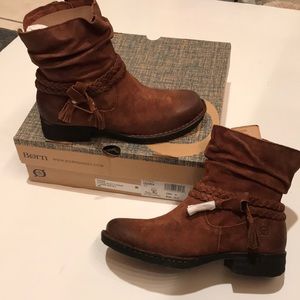 NWT BORN OUVEA BOOTS ANKLE BOOTIES 6 zip rust tobacco distressed